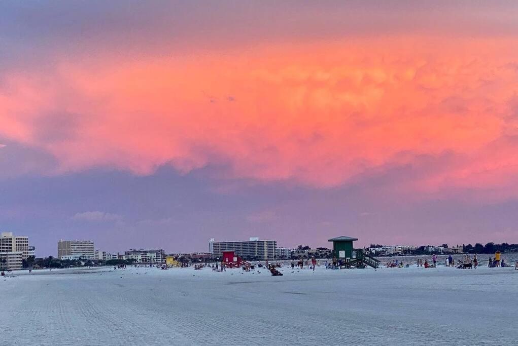 Beach Downtown Pet-Friendly @ The Park Home-635 サラソータ エクステリア 写真